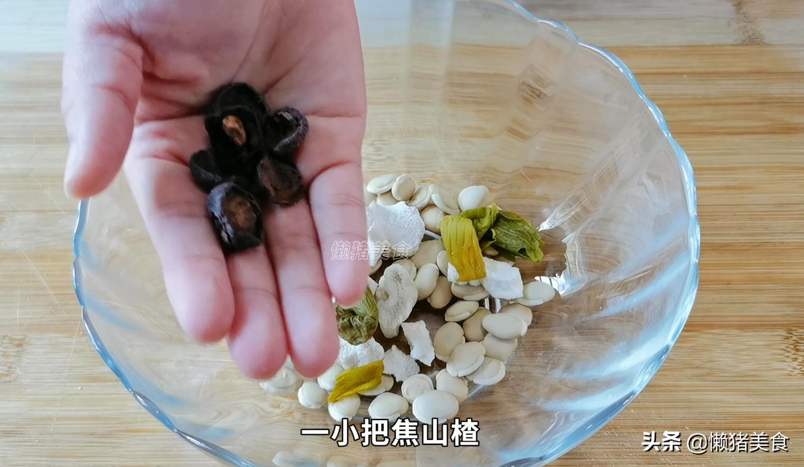 关于两个月宝宝舌苔厚白图片的分析与解读